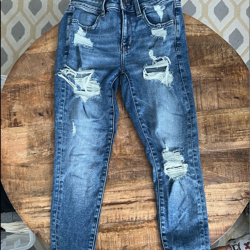 Women’s distressed super skinny jeans